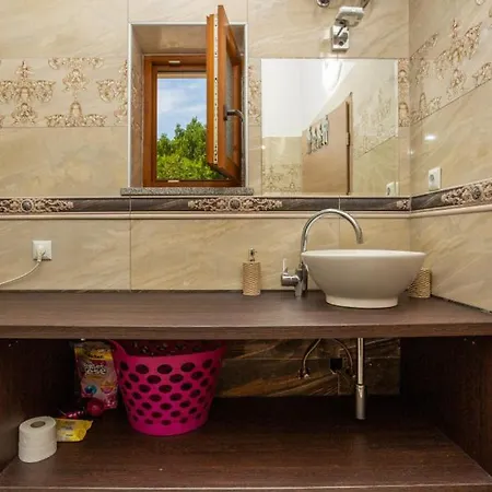 别墅 2 With Pool Krk By Guide