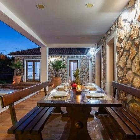 וילה 2 With Pool Krk By Guide Gostinjac