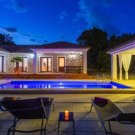 וילה 2 With Pool Krk By Guide *