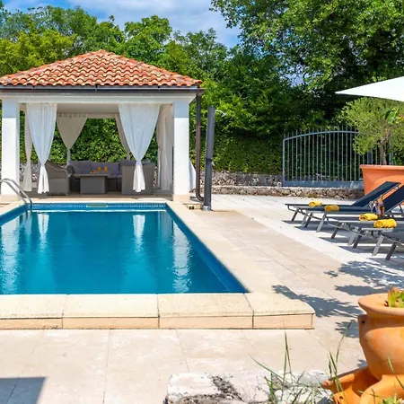 2 With Pool Krk By Guide וילה *