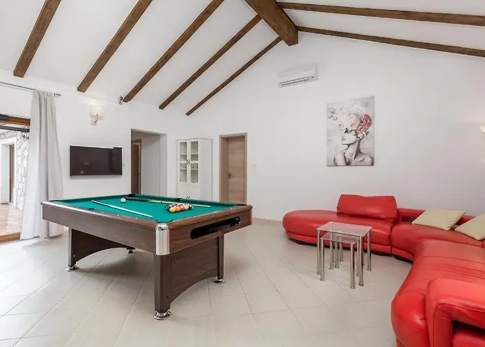 2 With Pool Krk By Guide 别墅 Gostinjac