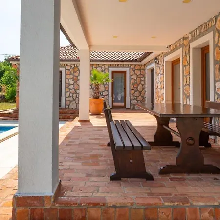 2 With Pool Krk By Guide Βίλα Gostinjac