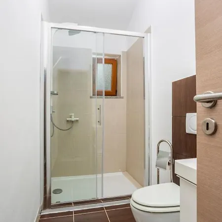 Βίλα 2 With Pool Krk By Guide Gostinjac