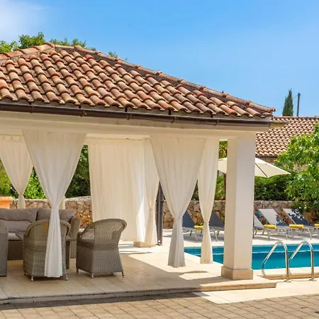 Βίλα 2 With Pool Krk By Guide Gostinjac
