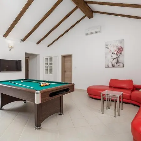 Βίλα 2 With Pool Krk By Guide