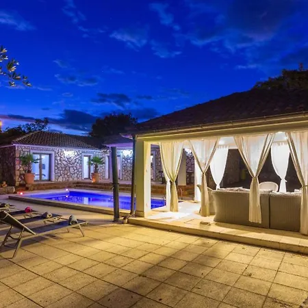 Βίλα 2 With Pool Krk By Guide